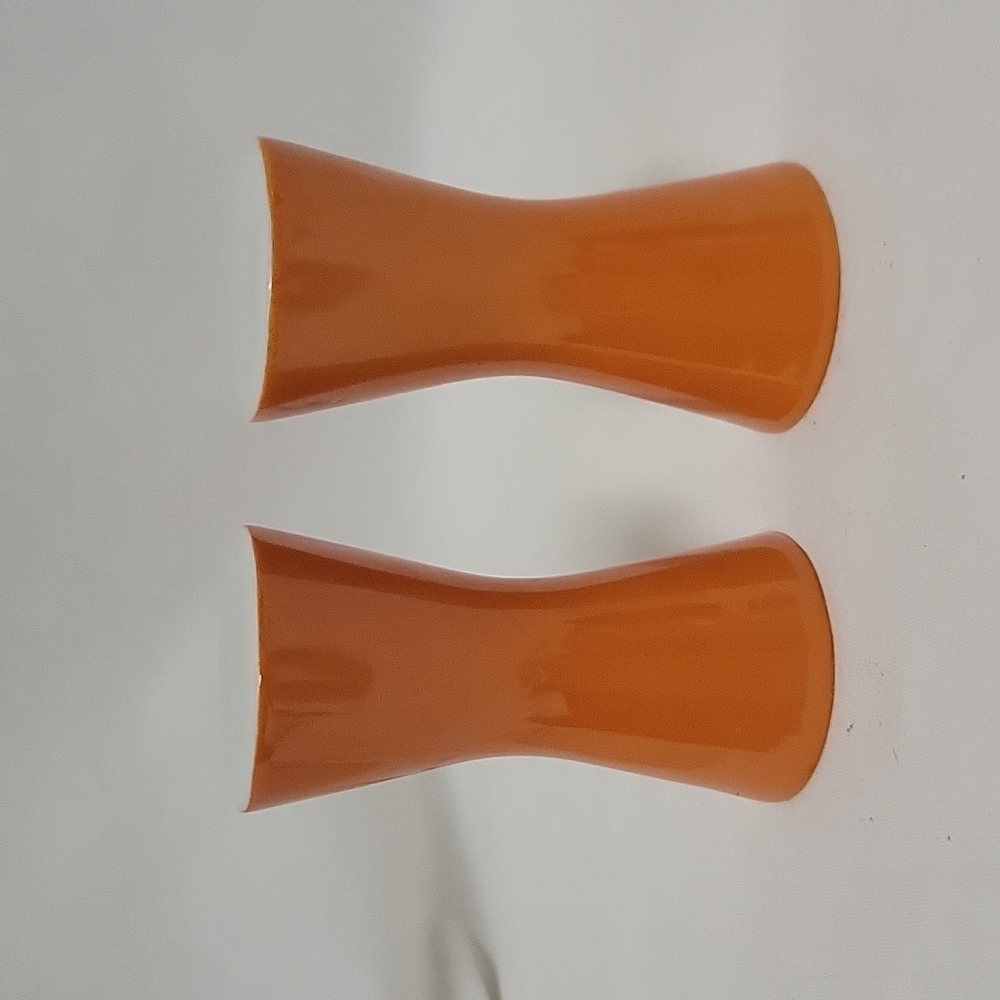 Amthor Imports Japan Salt & Pepper Shakers- Orange - Picture 4 of 5